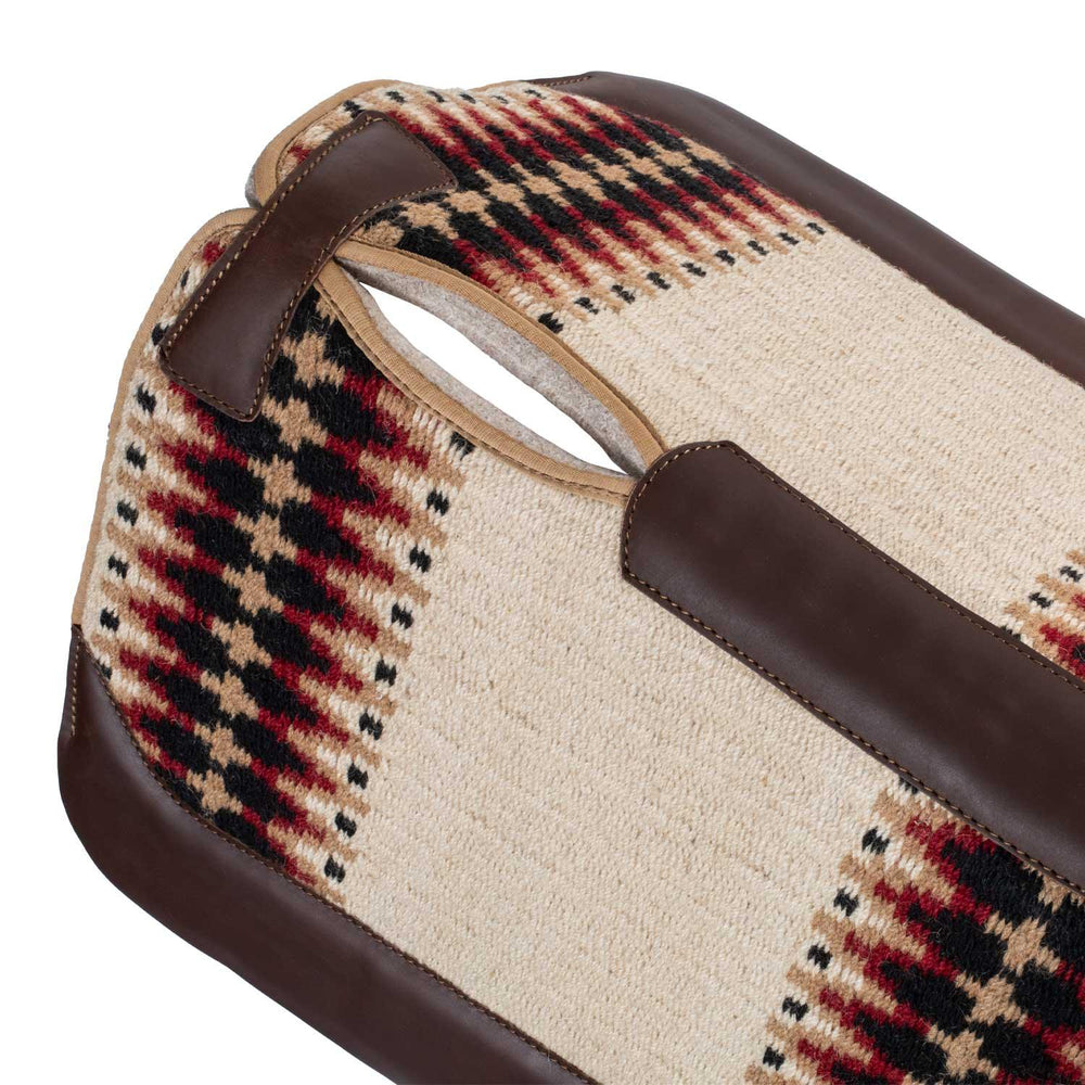 Pool's contoured western saddle pad
